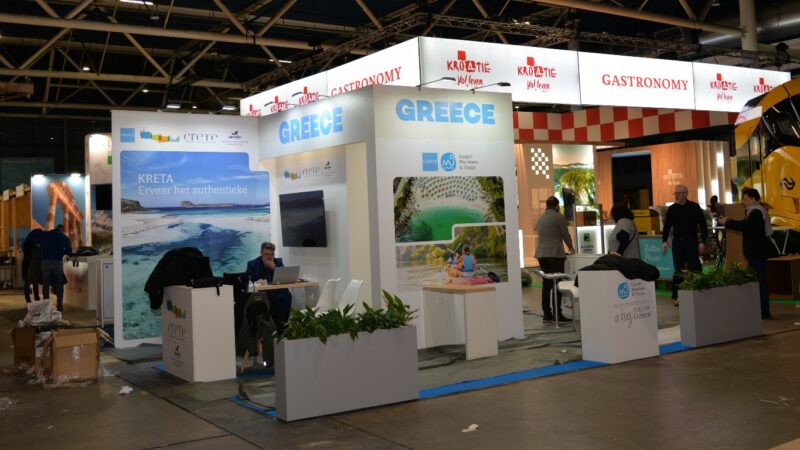 Afbeelding met tekst, expositie, Handel, gebouw Door AI gegenereerde inhoud is mogelijk onjuist.