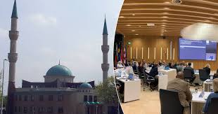 Afbeelding met gebouw, moskee, Khanqah, mensen

Door AI gegenereerde inhoud is mogelijk onjuist.