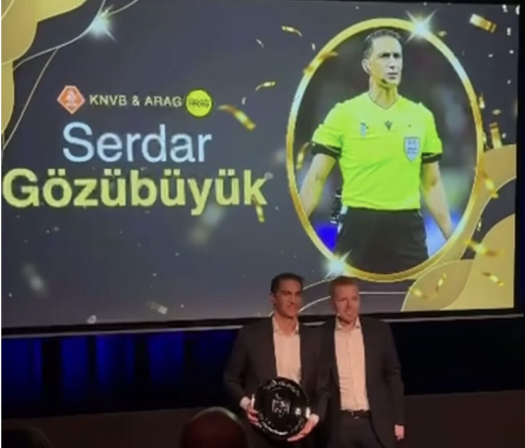 Afbeelding met kleding, Menselijk gezicht, person, persoon Door AI gegenereerde inhoud is mogelijk onjuist.