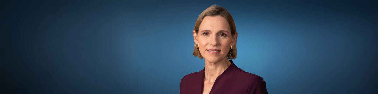 Afbeelding met Menselijk gezicht, persoon, kleding, nek Door AI gegenereerde inhoud is mogelijk onjuist.