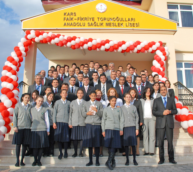 HOTİAD Hollandalı Türk işadamının Kars'a Yaptırdığı Anadolu Meslek Sağlık Lisesi Törenle Açıldı - HOTİAD
