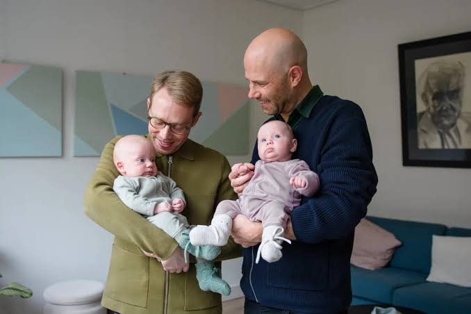 Gemeente doet onnodig moeilijk bij inschrijven van onze baby's' - NRC